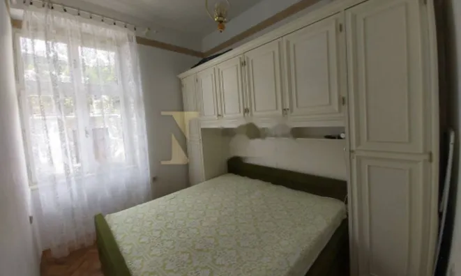 Недвижимость Двухкомнатная квартира в центре: 9