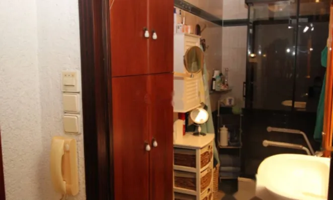 Недвижимость Однокомнатная квартира, Центр: 6