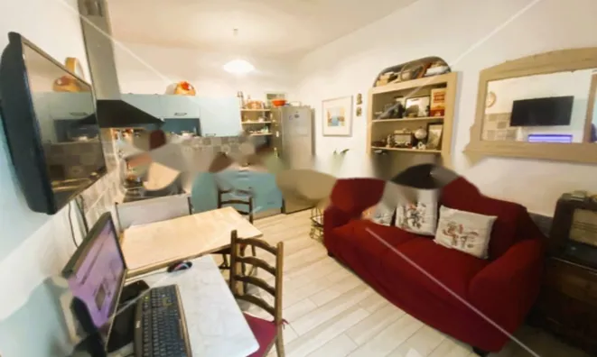 Недвижимость Трехкомнатная квартира в центре: 2