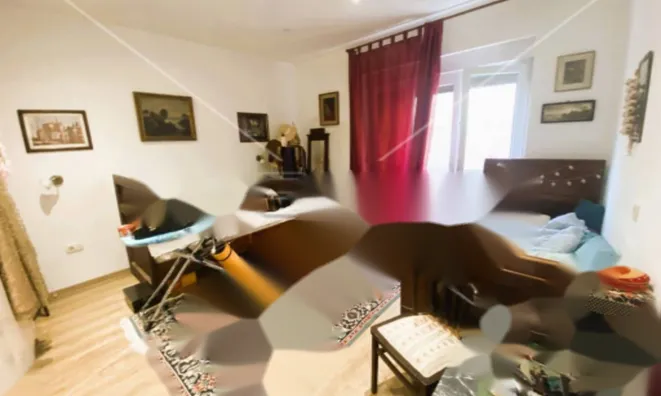 Недвижимость Трехкомнатная квартира в центре: 6