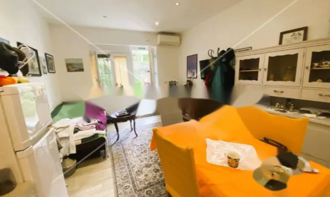 Недвижимость Трехкомнатная квартира в центре: 8