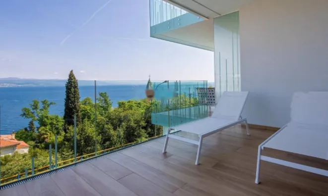 Недвижимость Двухкомнатная квартира, центр: 1