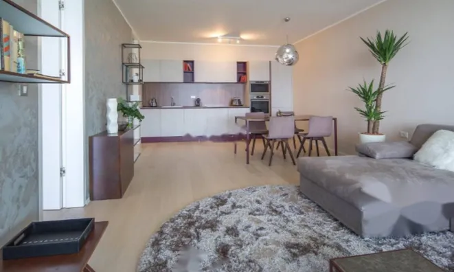 Недвижимость Двухкомнатная квартира, центр: 6