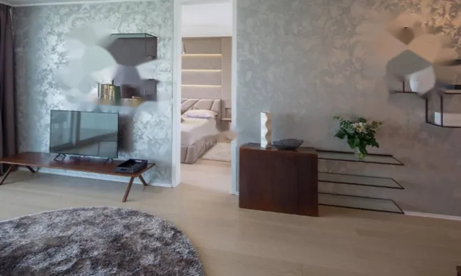 Недвижимость Двухкомнатная квартира, центр: 7