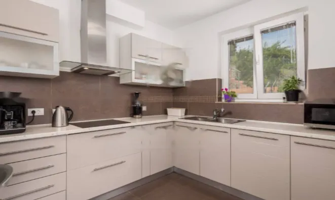 Недвижимость Семейный дом 192 м², Запад, Опатия: 8