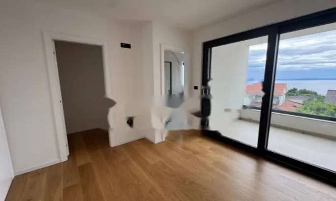 Недвижимость Четырехкомнатная квартира Побрии: 1