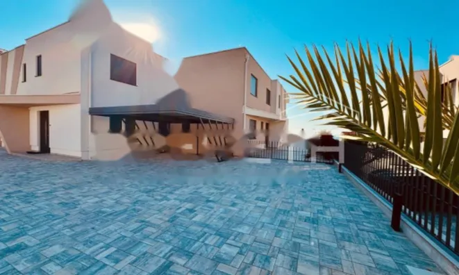 Недвижимость Четырехкомнатная квартира Побрии: 2