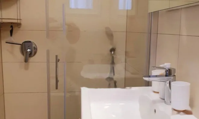 Недвижимость Двухкомнатная квартира Центр: 4