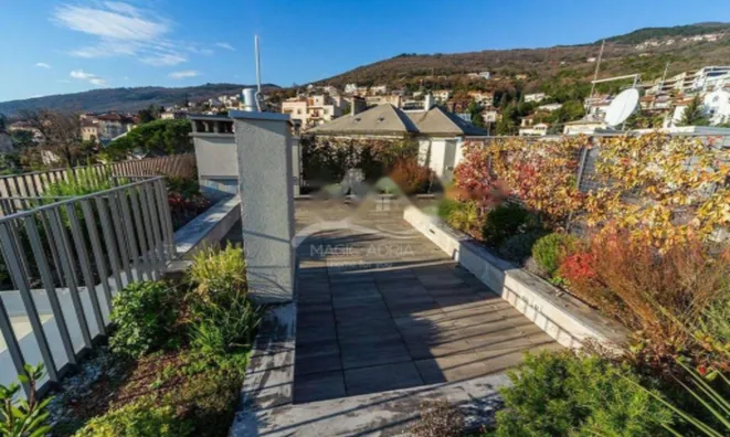 Недвижимость Трехкомнатная квартира в центре: 24