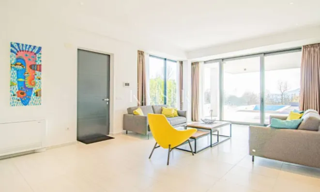 Недвижимость Четырехкомнатная квартира в Центре Опатии: 3