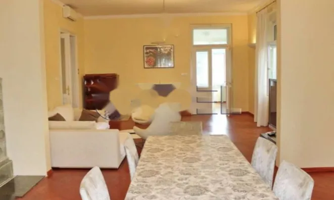 Недвижимость Трехкомнатная квартира Центр: 1