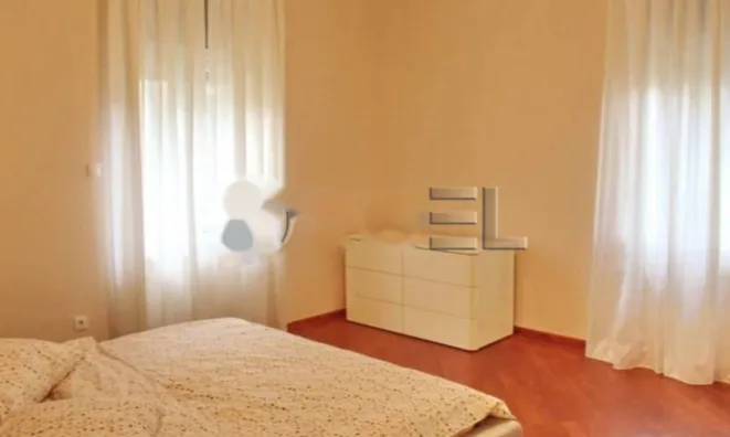 Недвижимость Трехкомнатная квартира Центр: 10