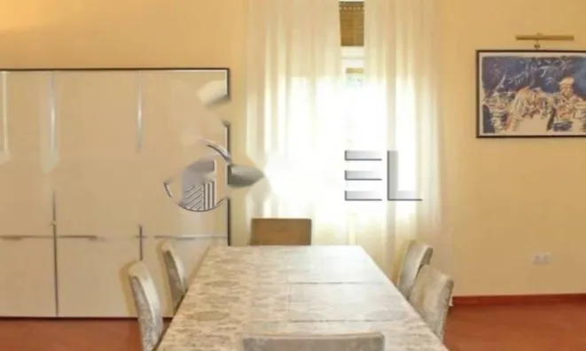 Недвижимость Трехкомнатная квартира Центр: 11