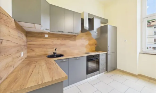 Недвижимость Двухкомнатная квартира в центре: 1