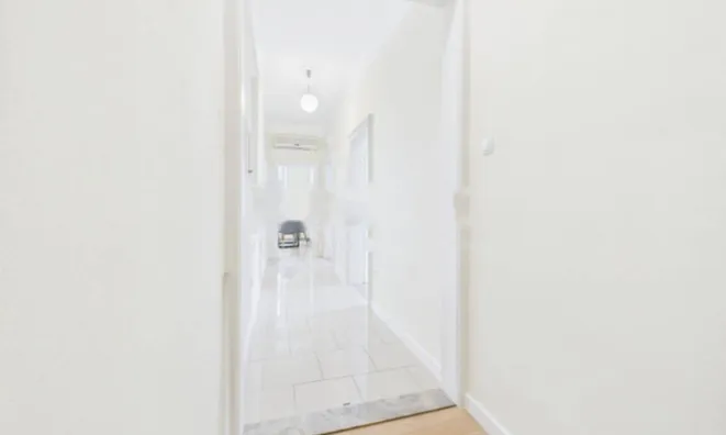 Недвижимость Двухкомнатная квартира в центре: 9