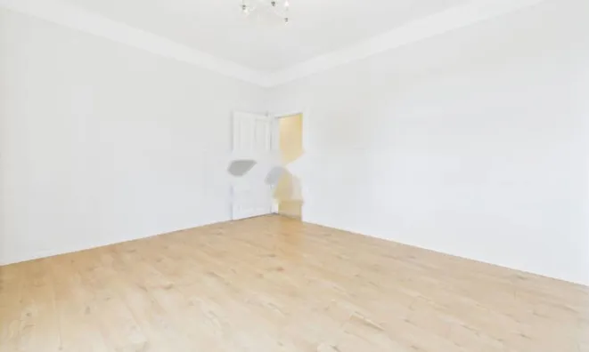 Недвижимость Двухкомнатная квартира в центре: 13