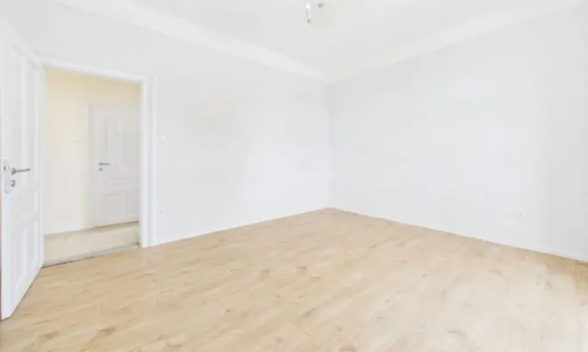 Недвижимость Двухкомнатная квартира в центре: 14