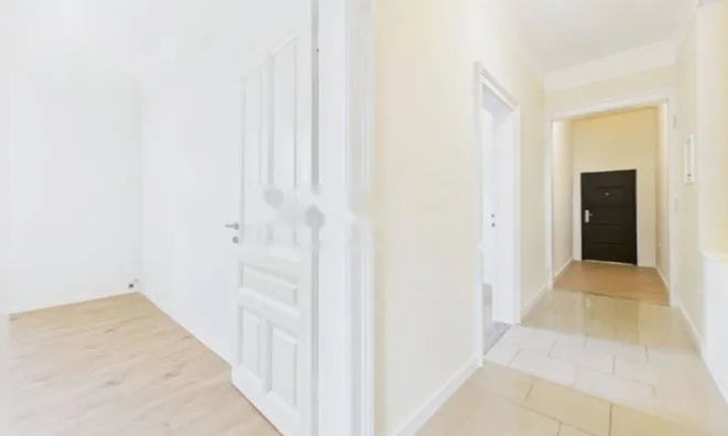 Недвижимость Двухкомнатная квартира в центре: 19