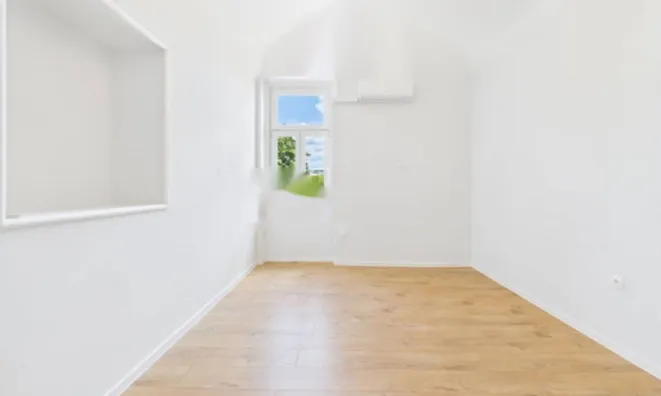 Недвижимость Двухкомнатная квартира в центре: 21