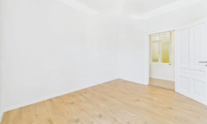 Недвижимость Двухкомнатная квартира в центре: 22