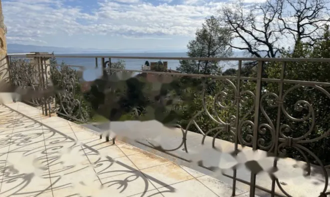 Недвижимость Трехкомнатная квартира в центре: 8