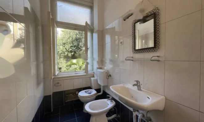 Недвижимость Трехкомнатная квартира в центре: 9