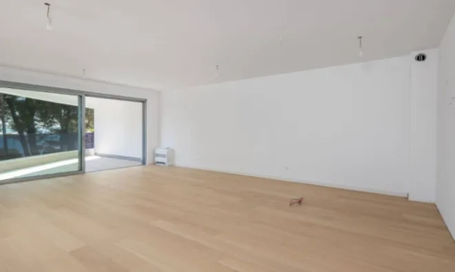 Недвижимость Трехкомнатная квартира в центре: 16