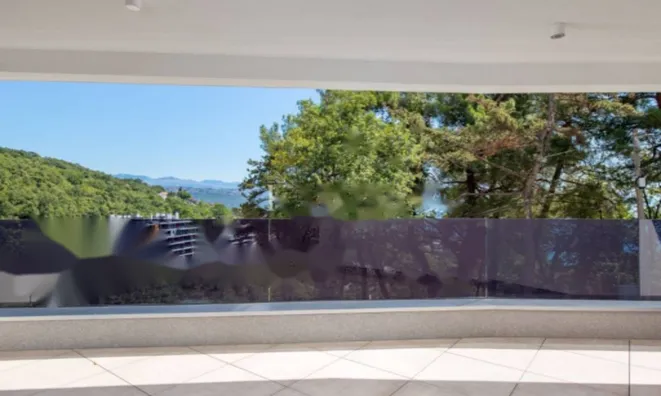 Недвижимость Трехкомнатная квартира в центре: 22