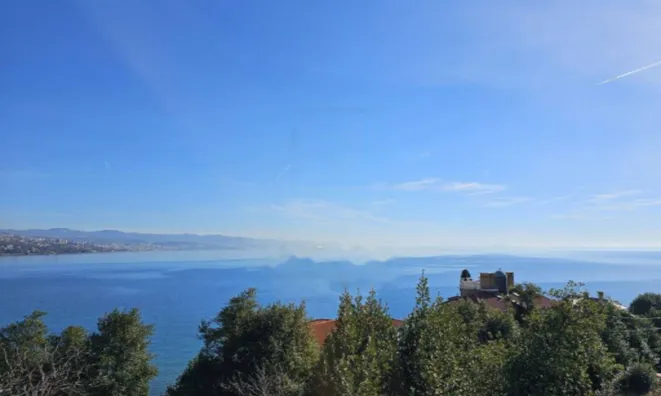 Недвижимость Трехкомнатная квартира в Центре: 1