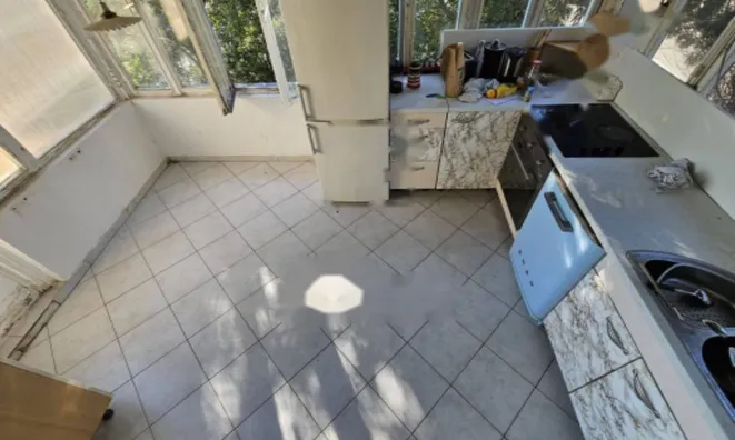 Недвижимость Трехкомнатная квартира в Центре: 8