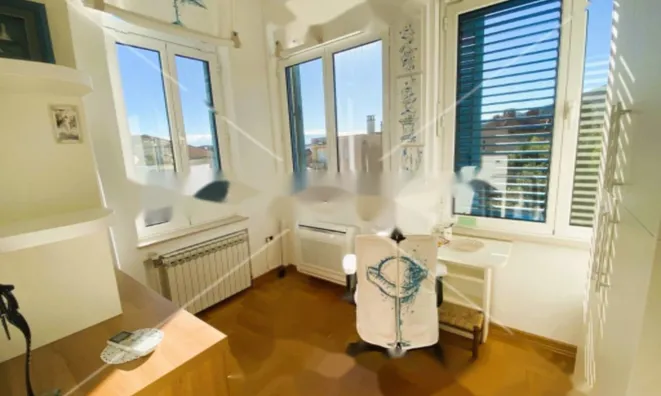 Недвижимость Трехкомнатная квартира в Центре: 12