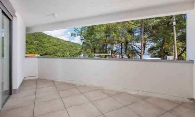 Недвижимость Трёхкомнатная квартира в Подрум: 2