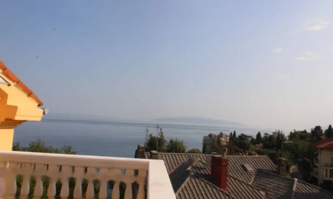 Недвижимость Двухкомнатная квартира Центр: 1