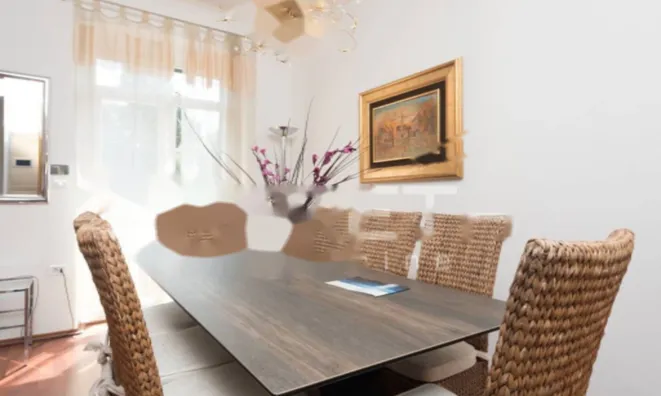 Недвижимость Трехкомнатная квартира в центре: 3