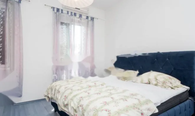 Недвижимость Трехкомнатная квартира в центре: 5