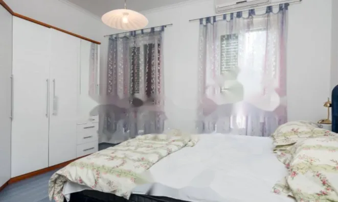 Недвижимость Трехкомнатная квартира в центре: 6