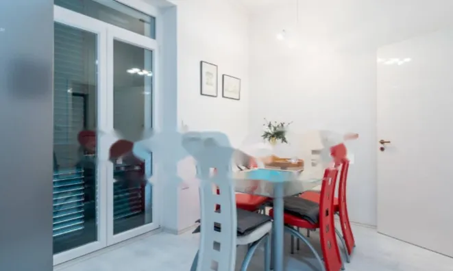 Недвижимость Трехкомнатная квартира в центре: 14