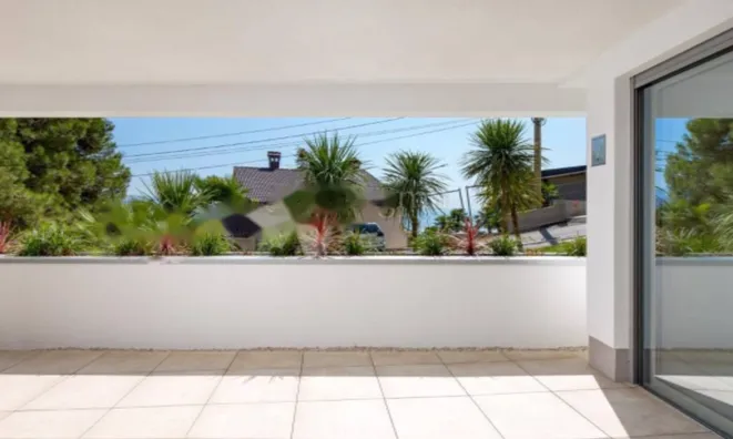 Недвижимость Трёхкомнатная квартира в центре: 1