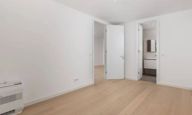 Недвижимость Трёхкомнатная квартира в центре: 12