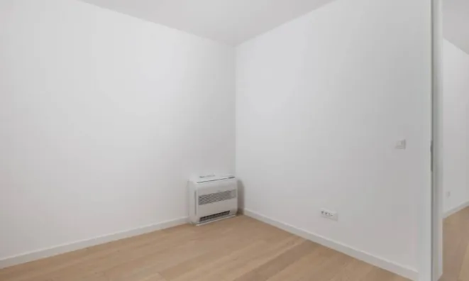 Недвижимость Трёхкомнатная квартира в центре: 14