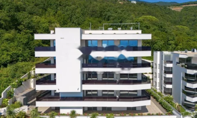 Недвижимость Трехкомнатная квартира в центре: 22