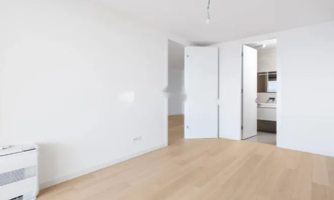 Недвижимость Трехкомнатная квартира центр: 14