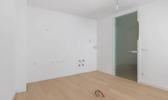 Недвижимость Трехкомнатная квартира центр: 23