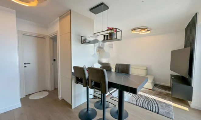 Недвижимость Двухкомнатная квартира в Центре: 5