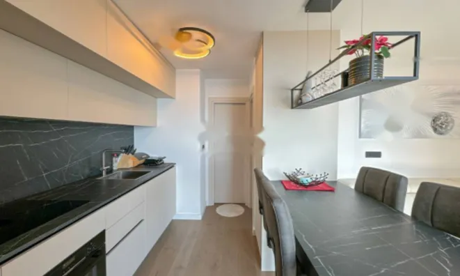 Недвижимость Двухкомнатная квартира в Центре: 6