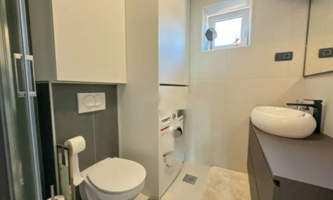 Недвижимость Двухкомнатная квартира в Центре: 12