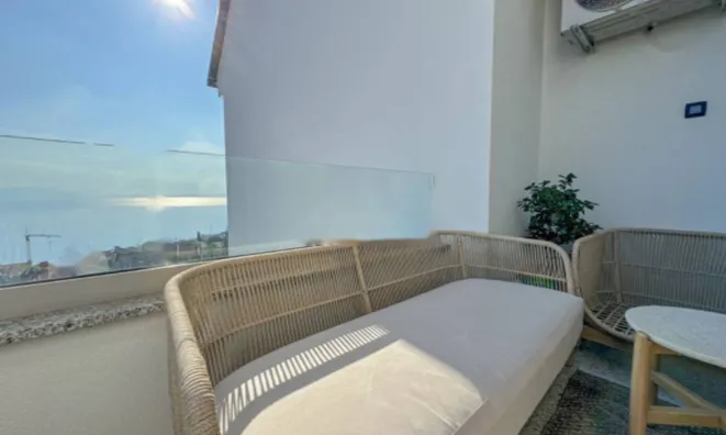 Недвижимость Двухкомнатная квартира в Центре: 17