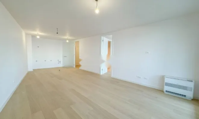 Недвижимость Трехкомнатная квартира Центр: 3