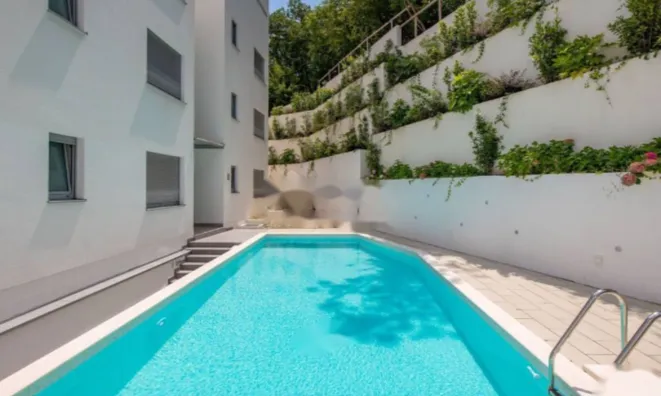 Недвижимость Трехкомнатная квартира Центр: 10