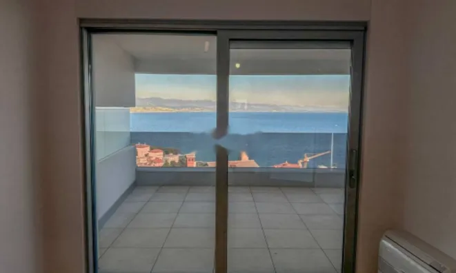 Недвижимость Трехкомнатная квартира Центр: 12